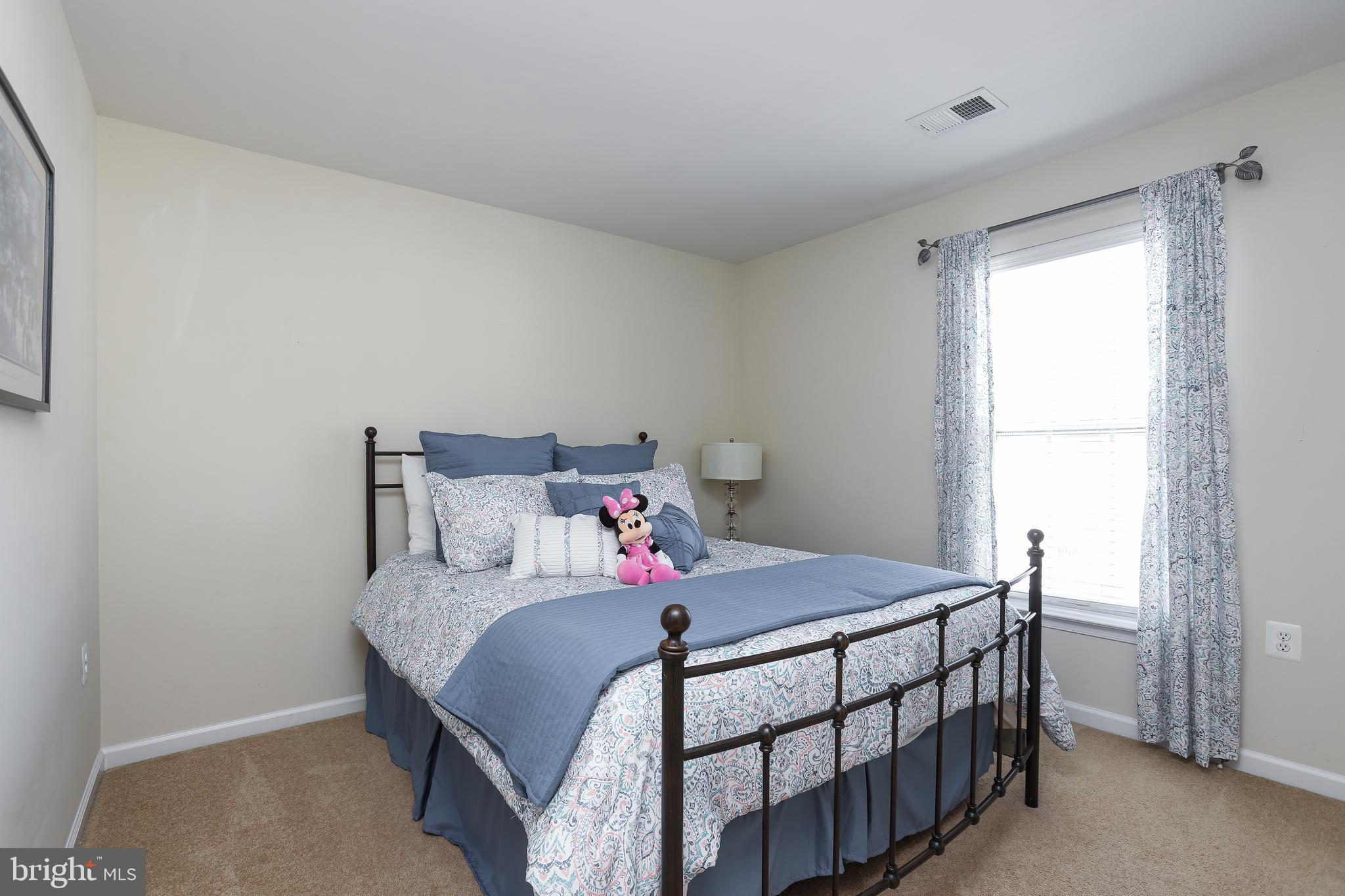 15284 ROSEMONT MANOR DRIVE