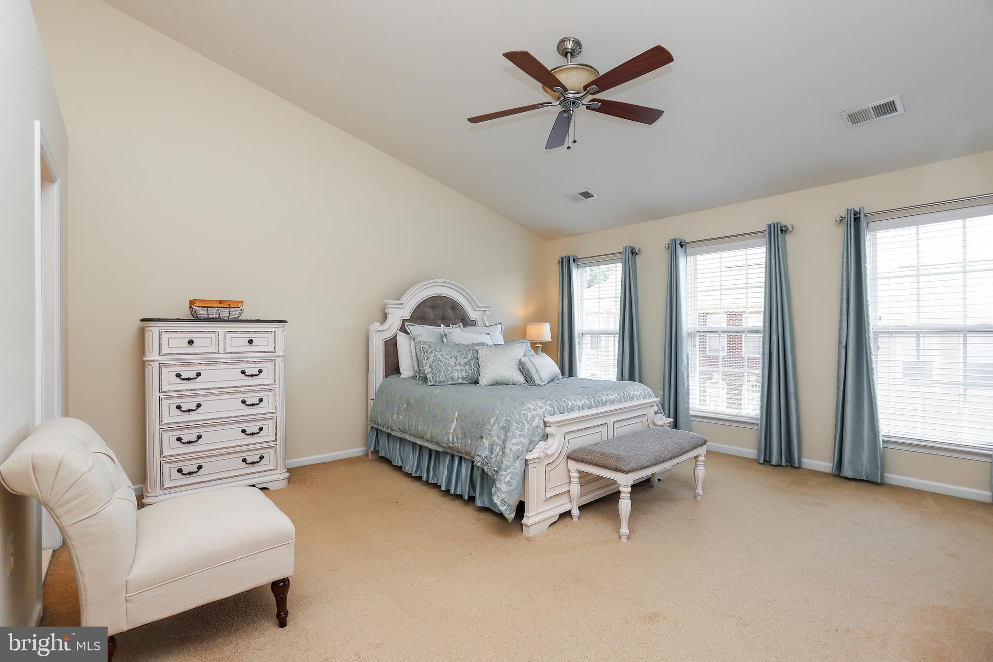 15284 ROSEMONT MANOR DRIVE