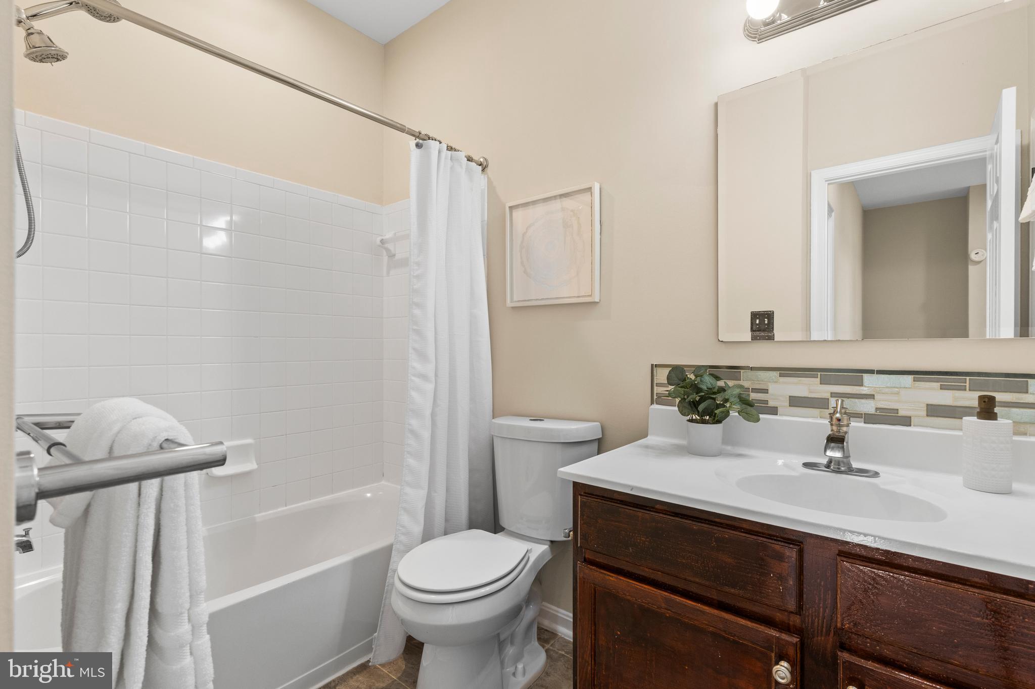 10025 DARNAWAY COURT