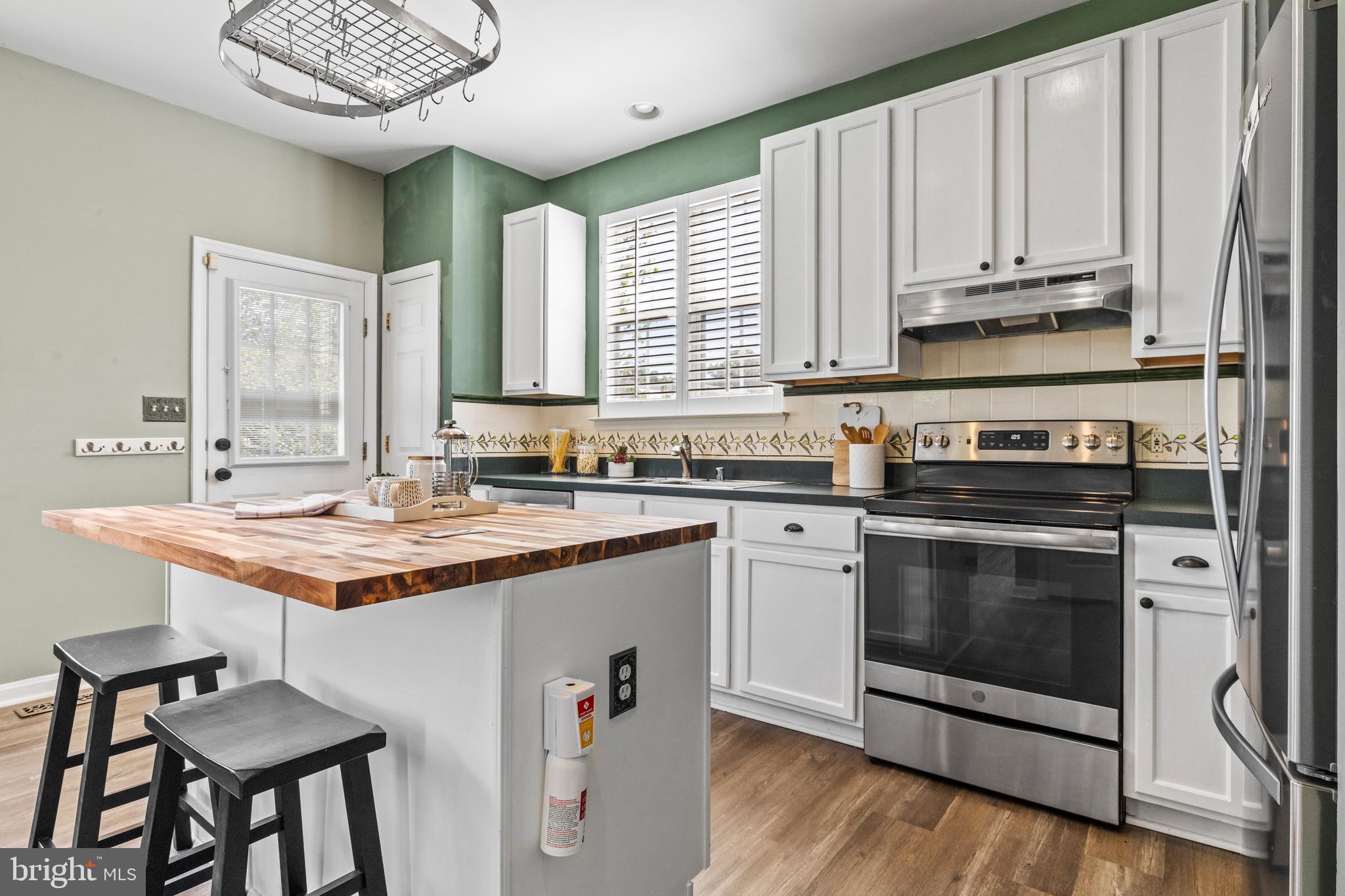 10025 DARNAWAY COURT