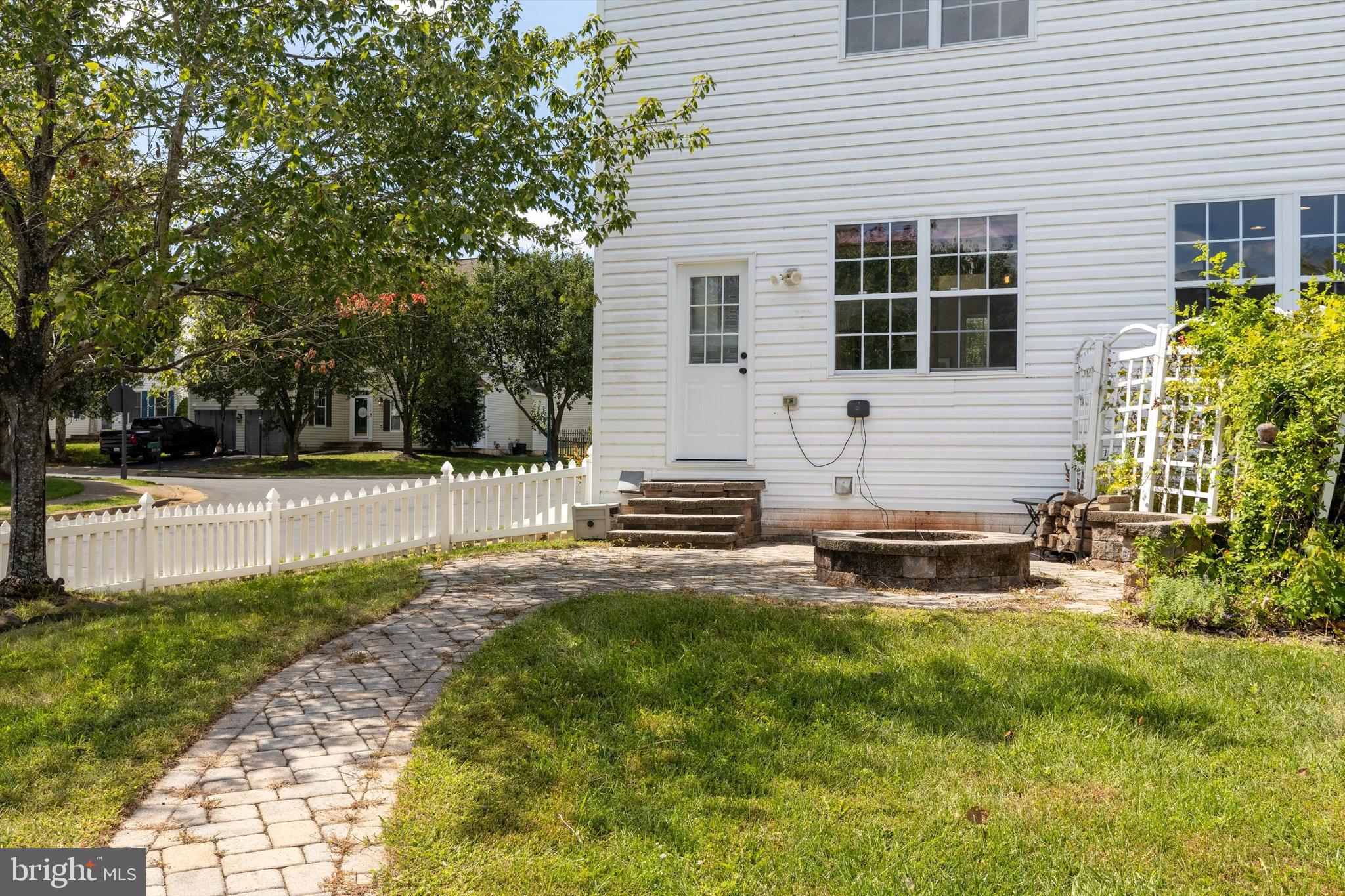 10025 DARNAWAY COURT