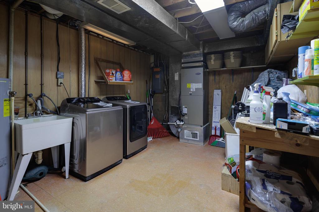 1608 MOUNTAIN ROAD