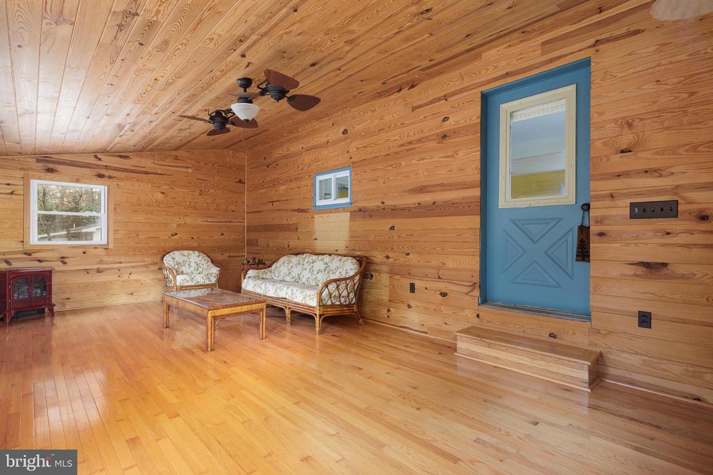 1608 MOUNTAIN ROAD