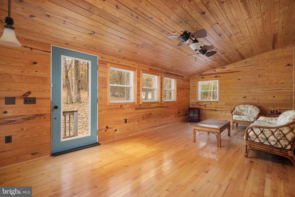 1608 MOUNTAIN ROAD