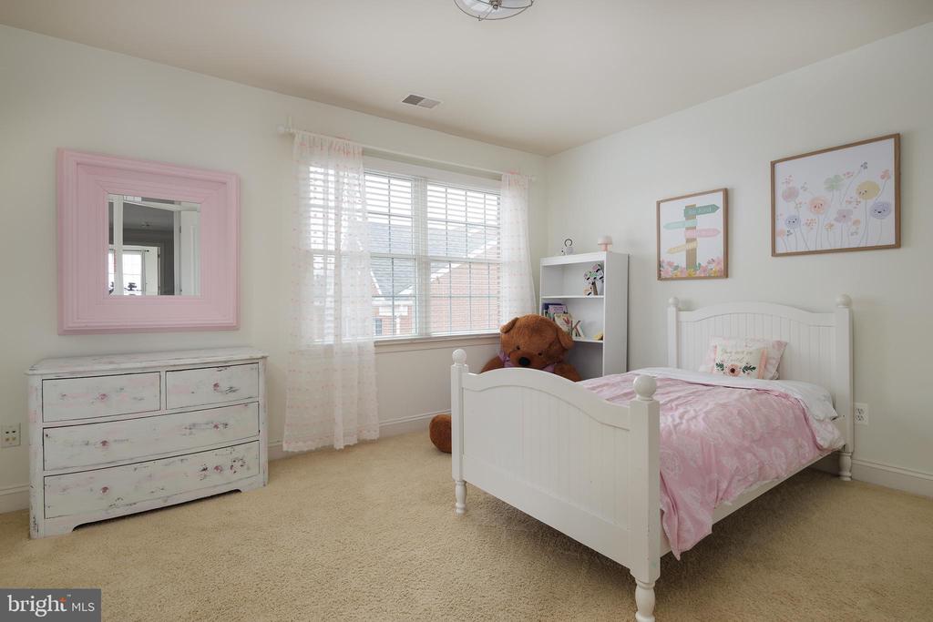15713 ROTHSCHILD COURT