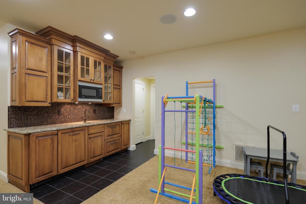 15713 ROTHSCHILD COURT