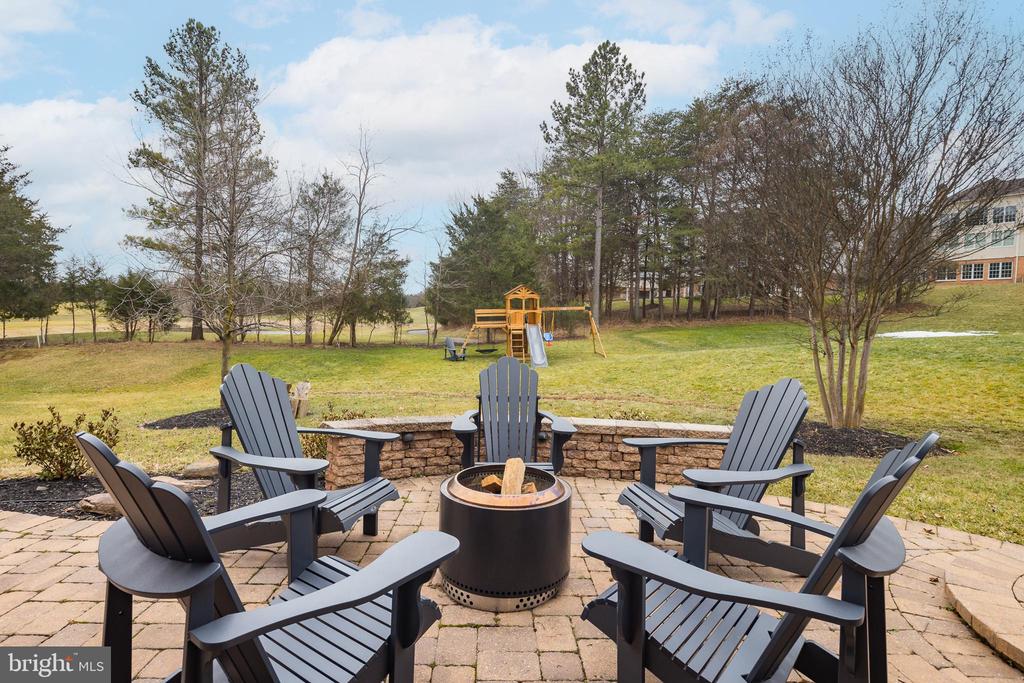 15713 ROTHSCHILD COURT