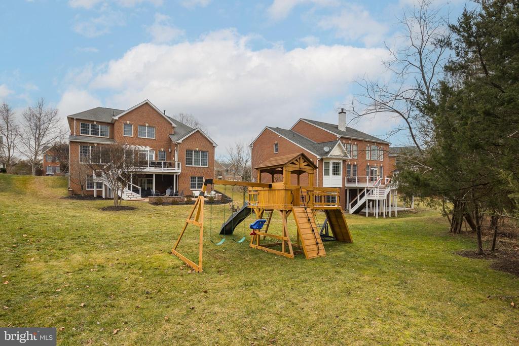 15713 ROTHSCHILD COURT