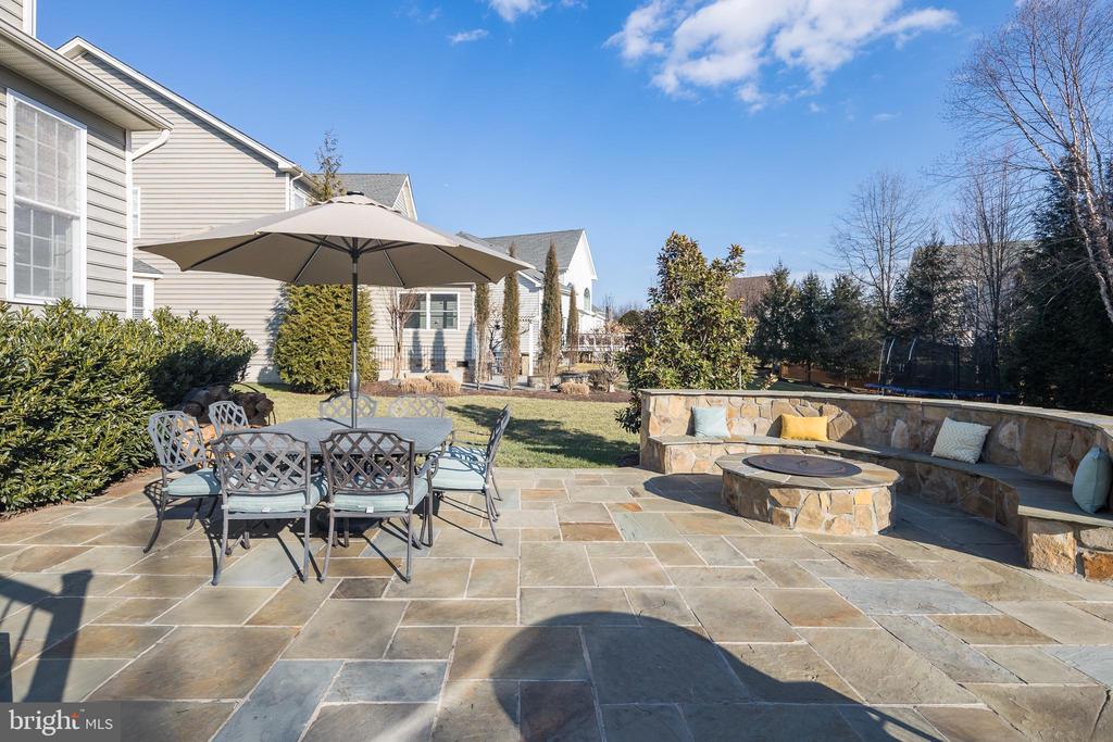 4665 GLASS MOUNTAIN WAY
