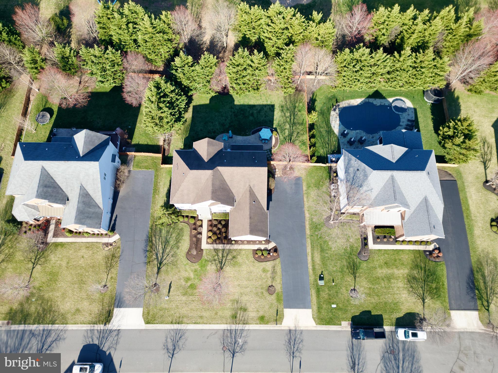 5360 WALKERTON COURT