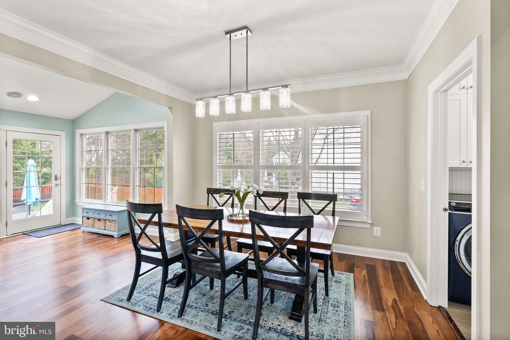 5360 WALKERTON COURT