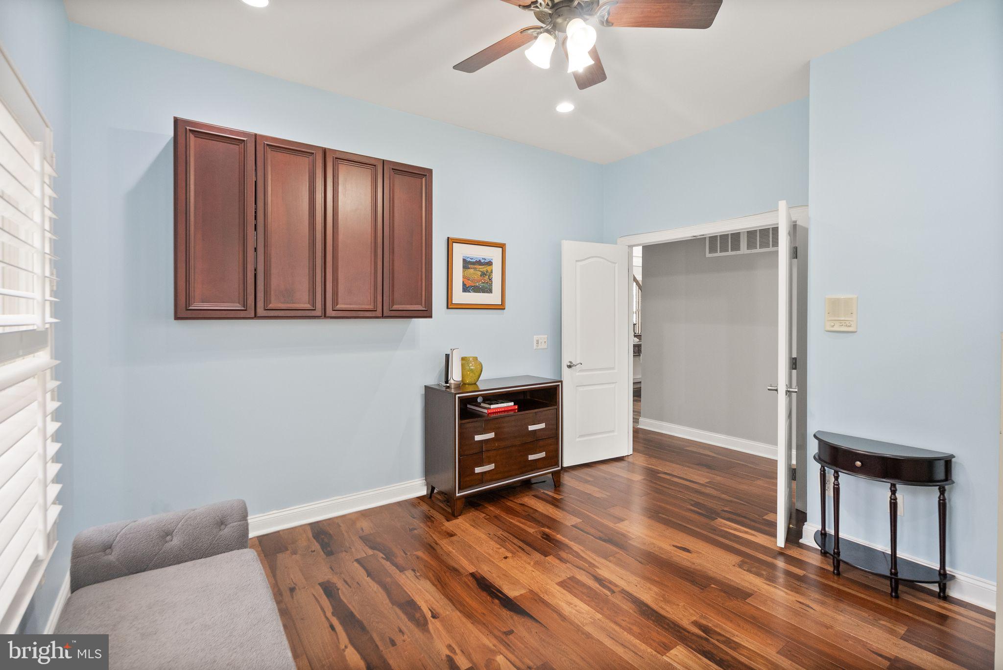 5360 WALKERTON COURT