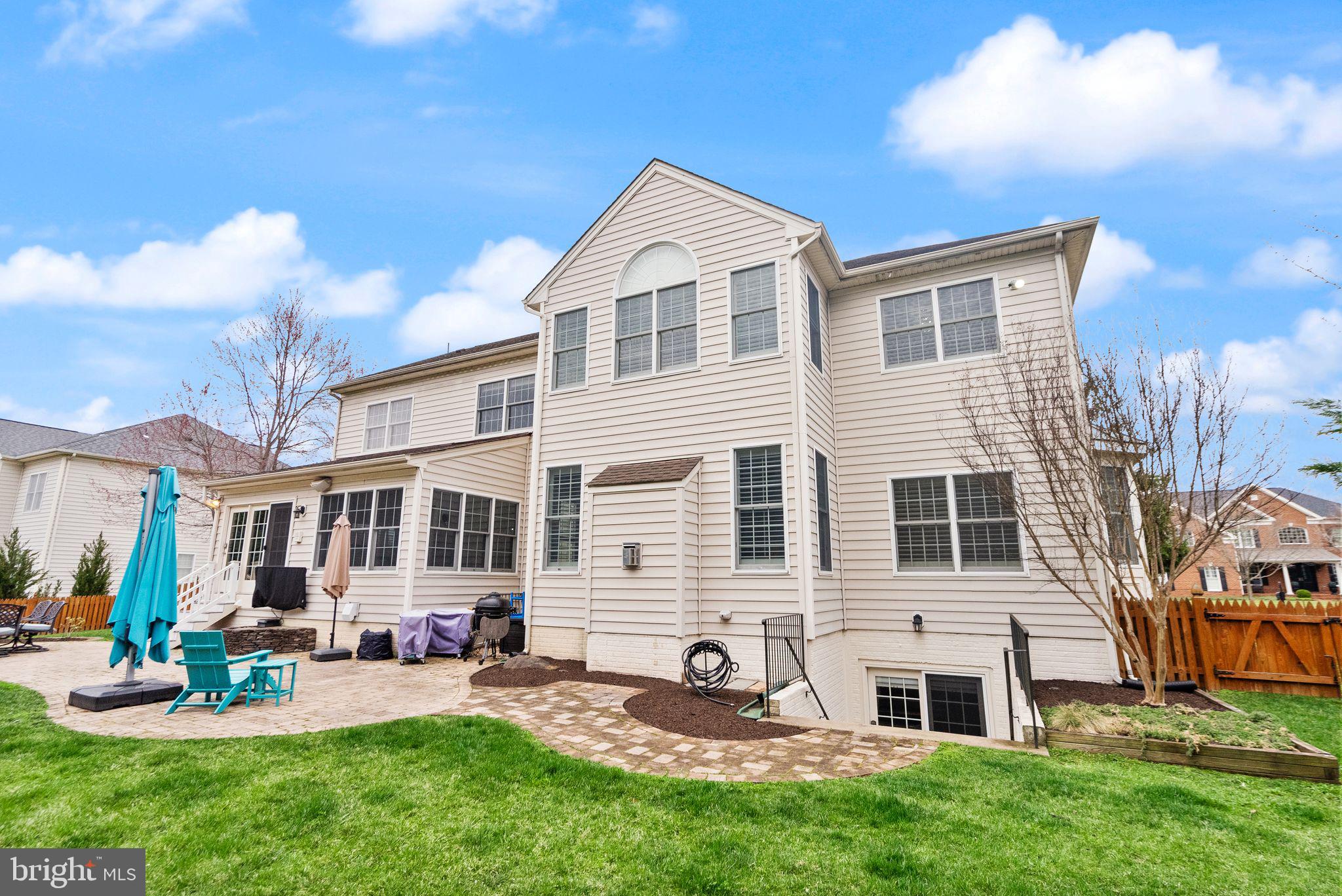 5360 WALKERTON COURT