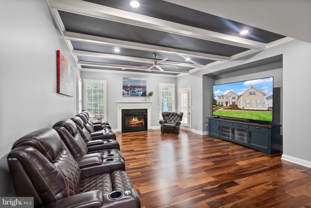 5360 WALKERTON COURT