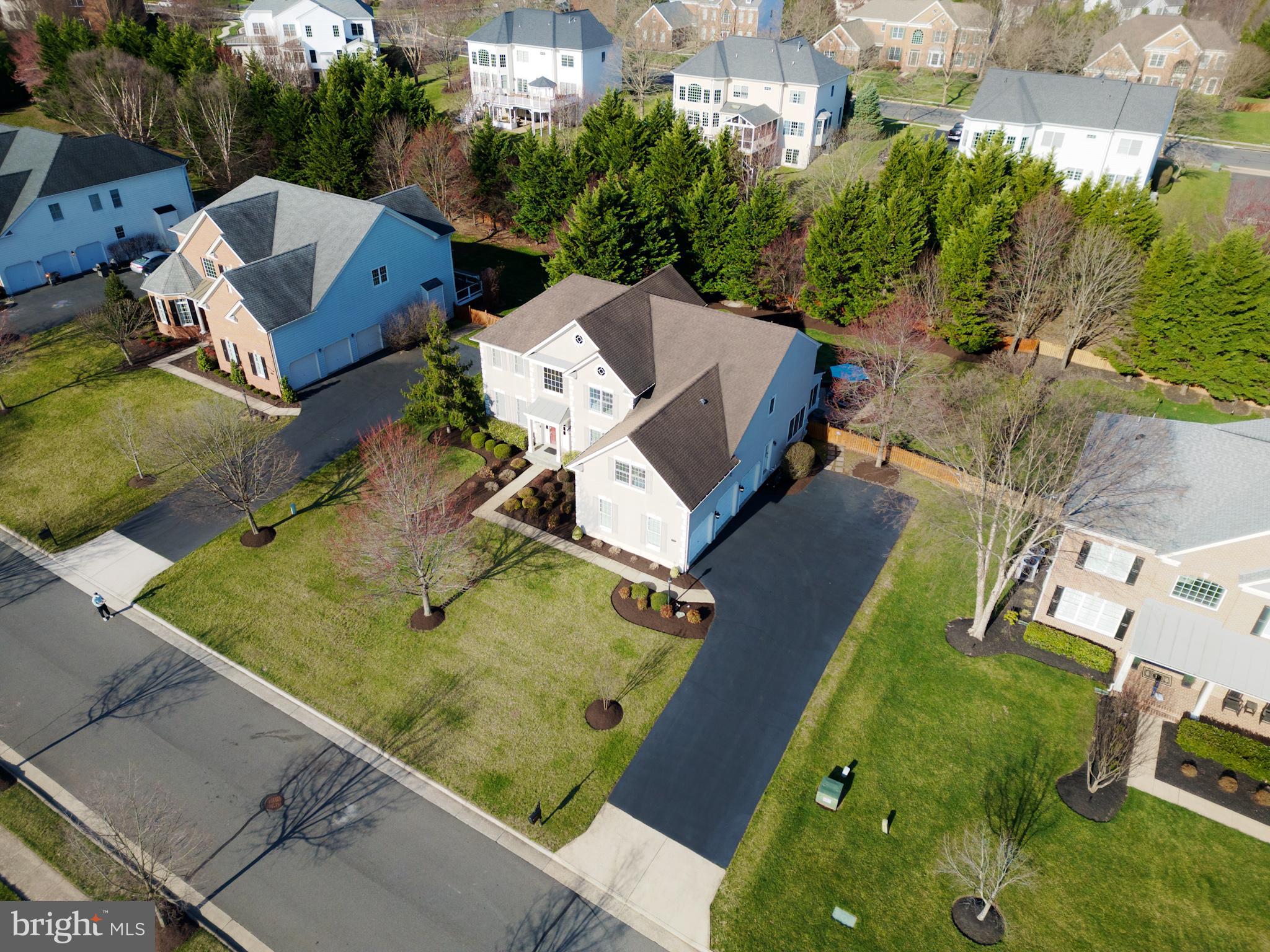 5360 WALKERTON COURT