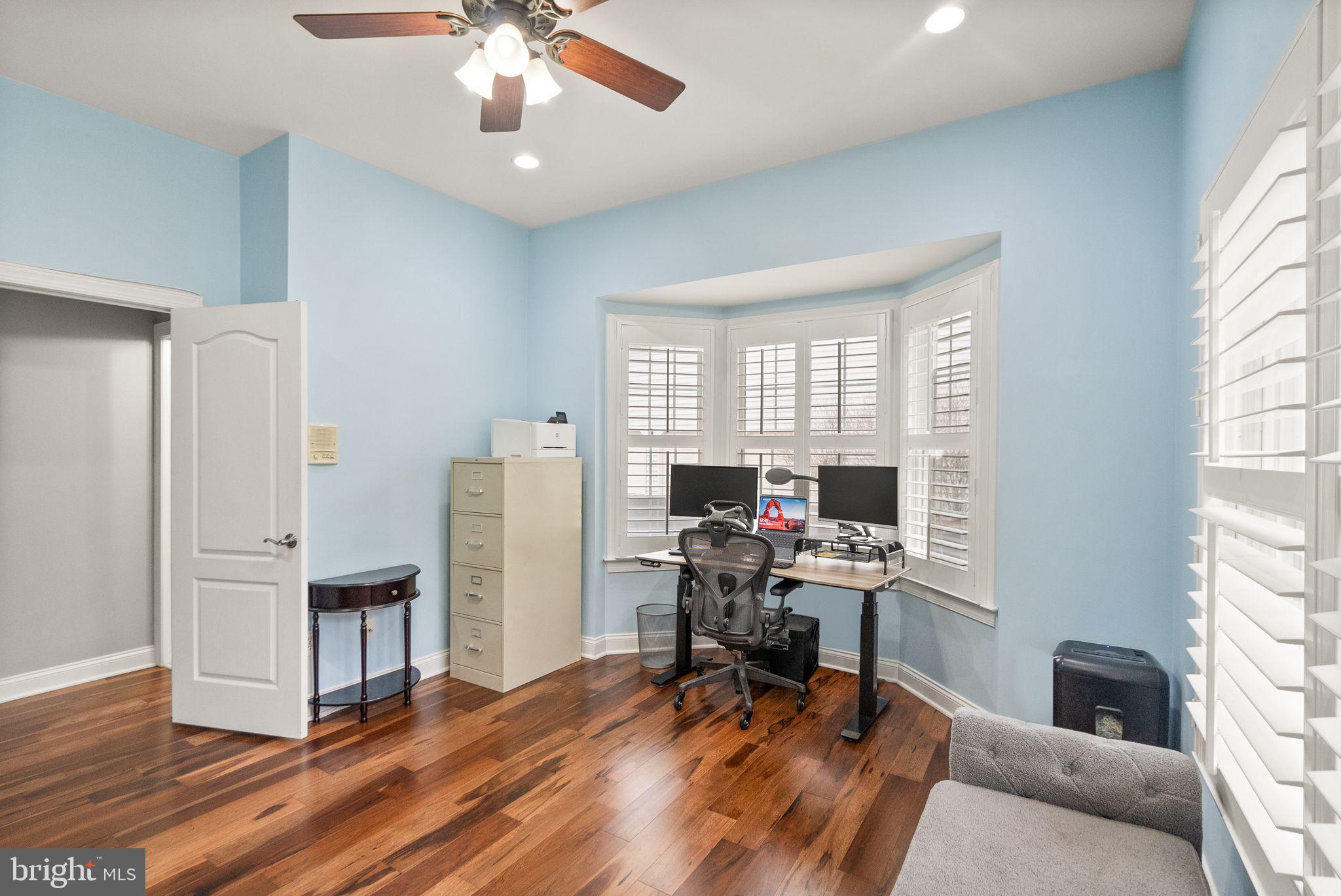 5360 WALKERTON COURT