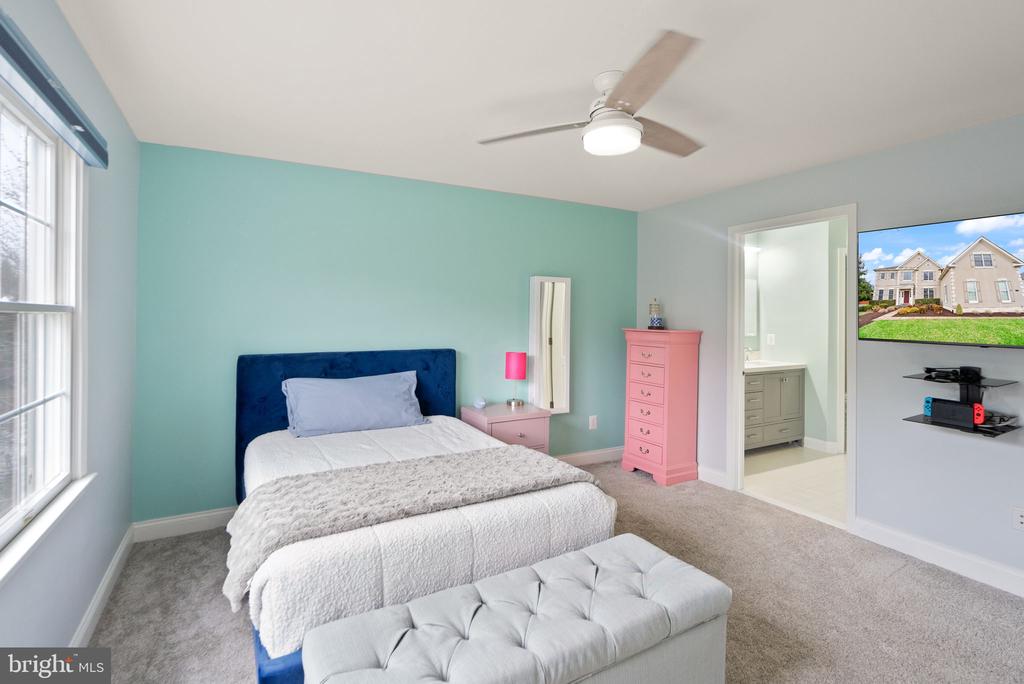 5360 WALKERTON COURT