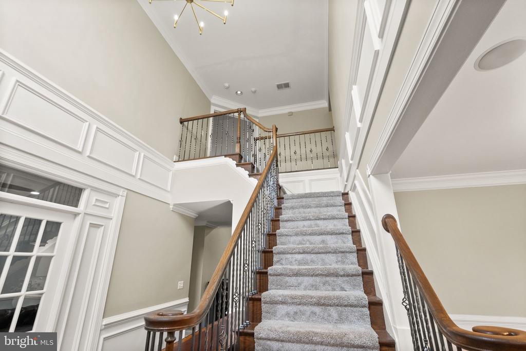 5360 WALKERTON COURT
