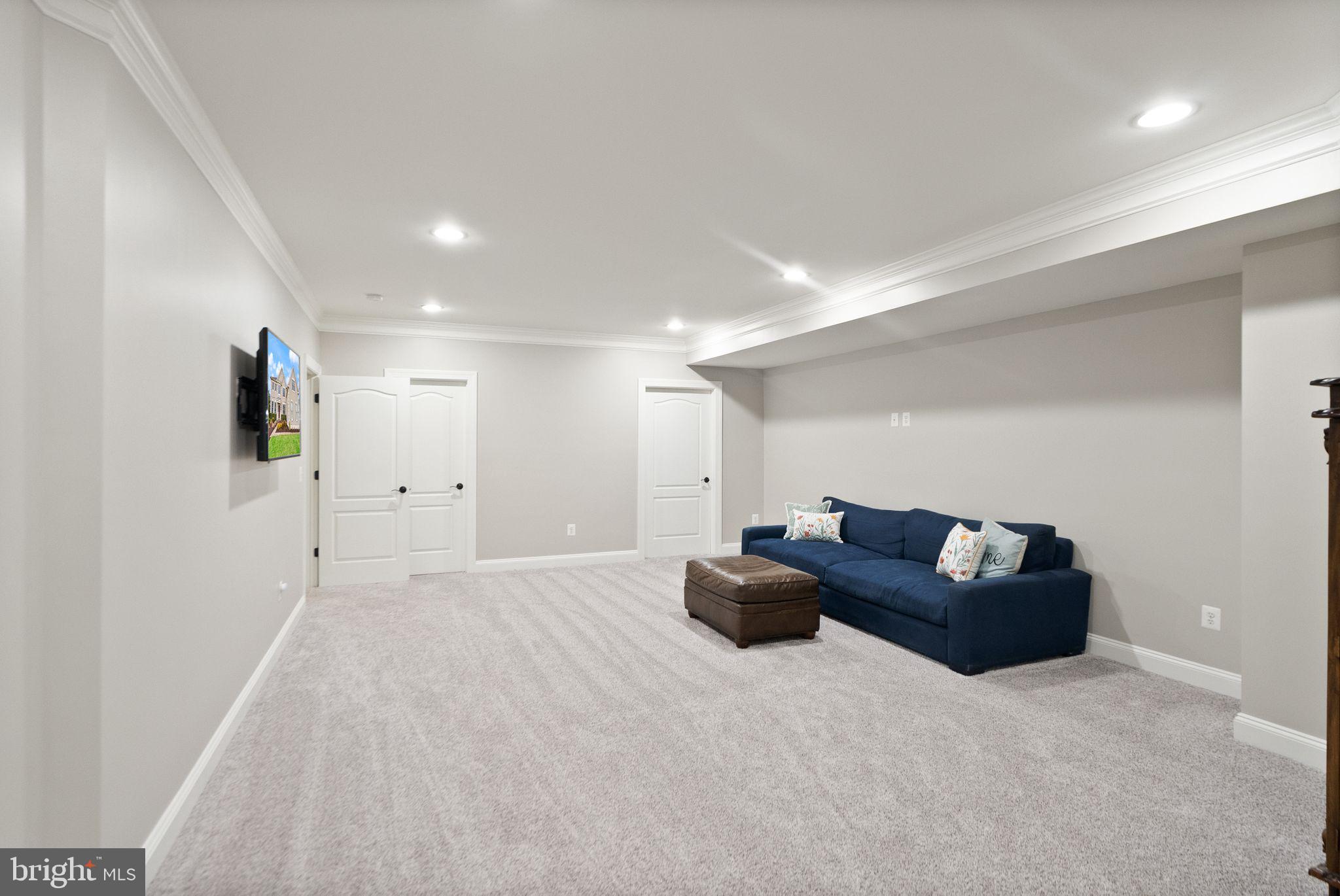 5360 WALKERTON COURT