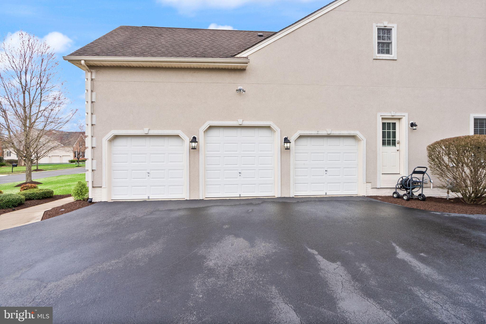 5360 WALKERTON COURT