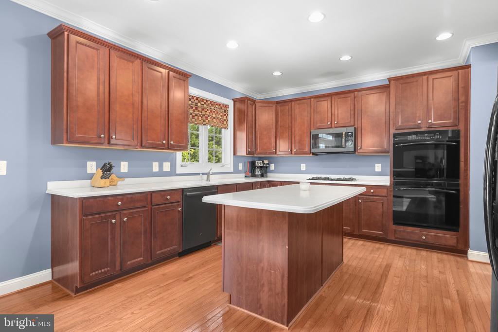 16124 WOODLEY HILLS ROAD