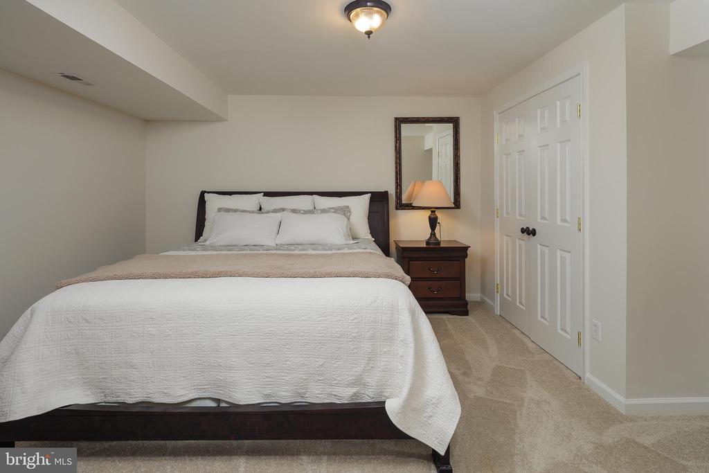 5510 HILLSMAN FARM LANE
