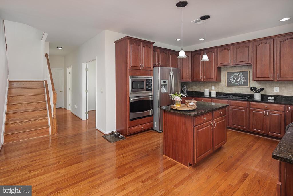 5510 HILLSMAN FARM LANE