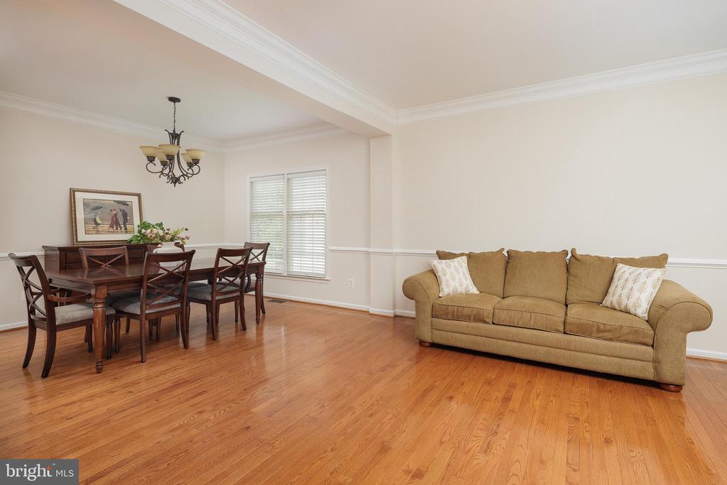 5510 HILLSMAN FARM LANE