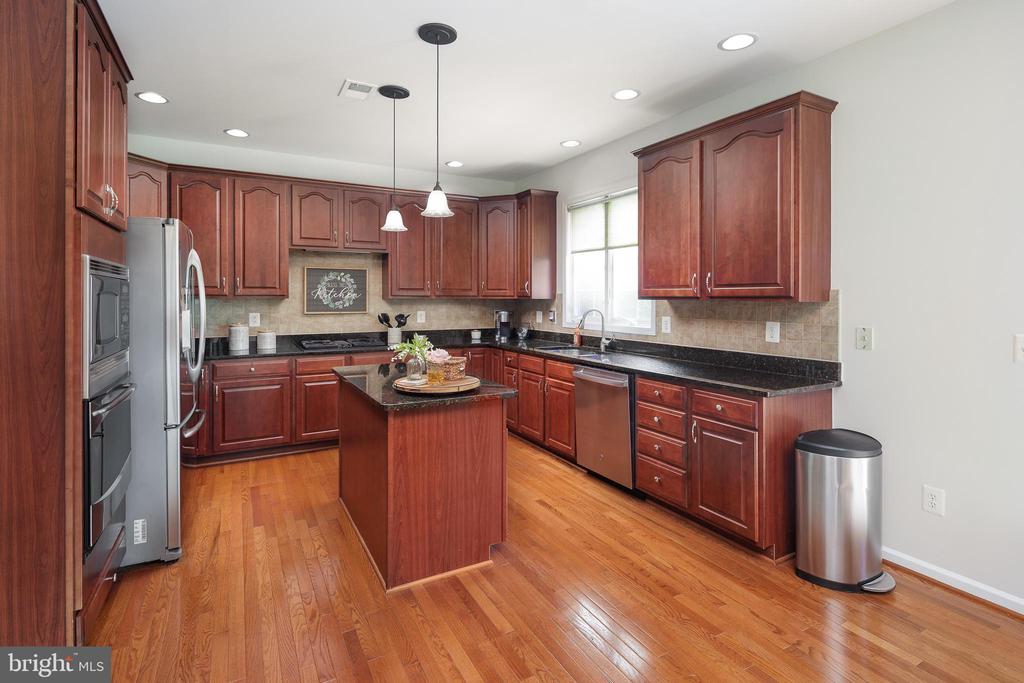 5510 HILLSMAN FARM LANE