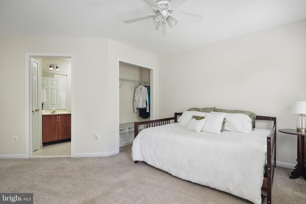 5510 HILLSMAN FARM LANE