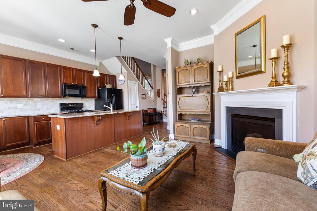 9146 RIBBON FALLS LOOP