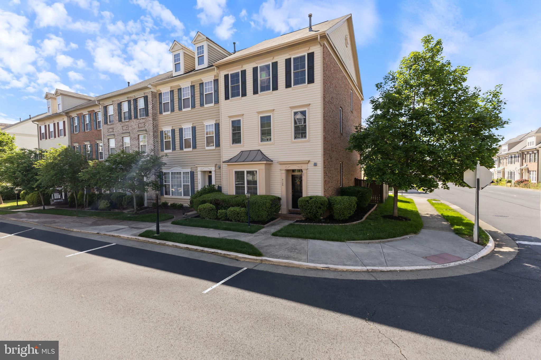 9146 RIBBON FALLS LOOP