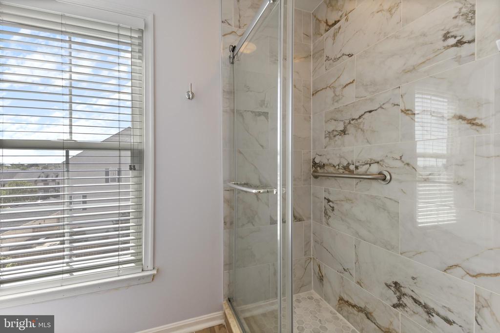 9146 RIBBON FALLS LOOP