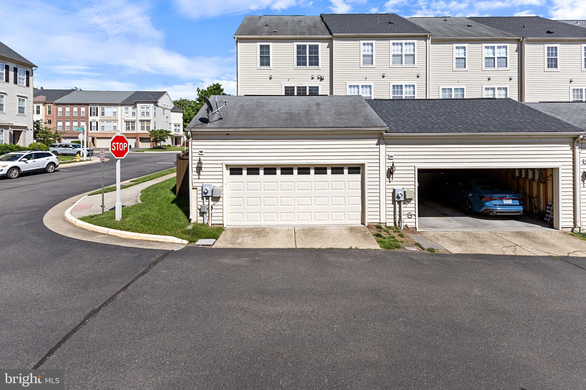 9146 RIBBON FALLS LOOP