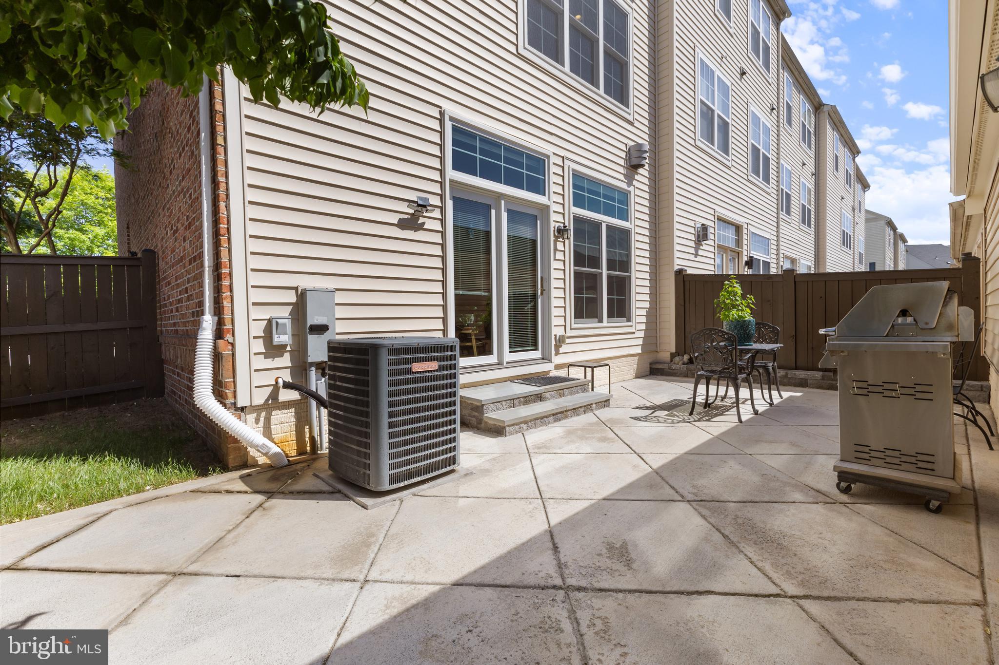 9146 RIBBON FALLS LOOP