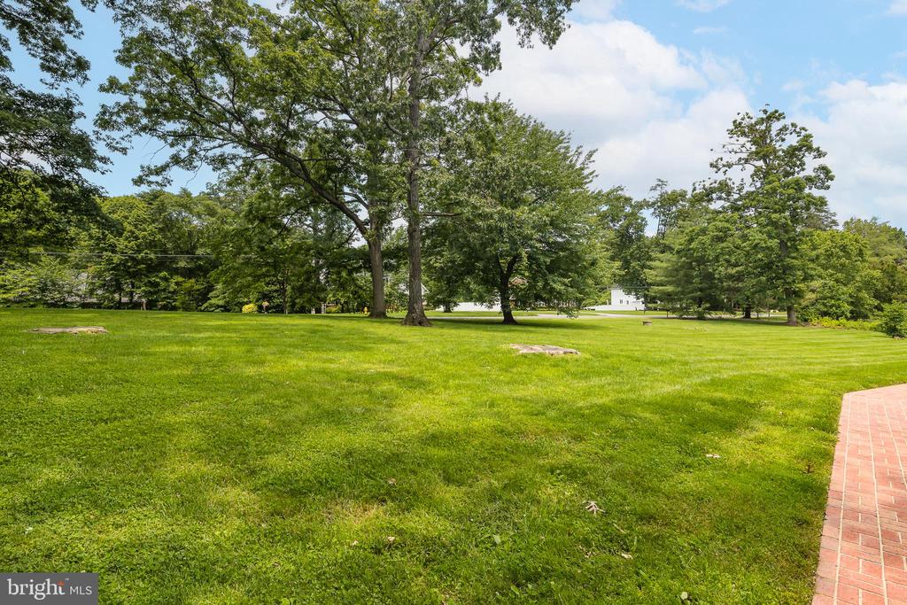 3809 RUSSELL ROAD