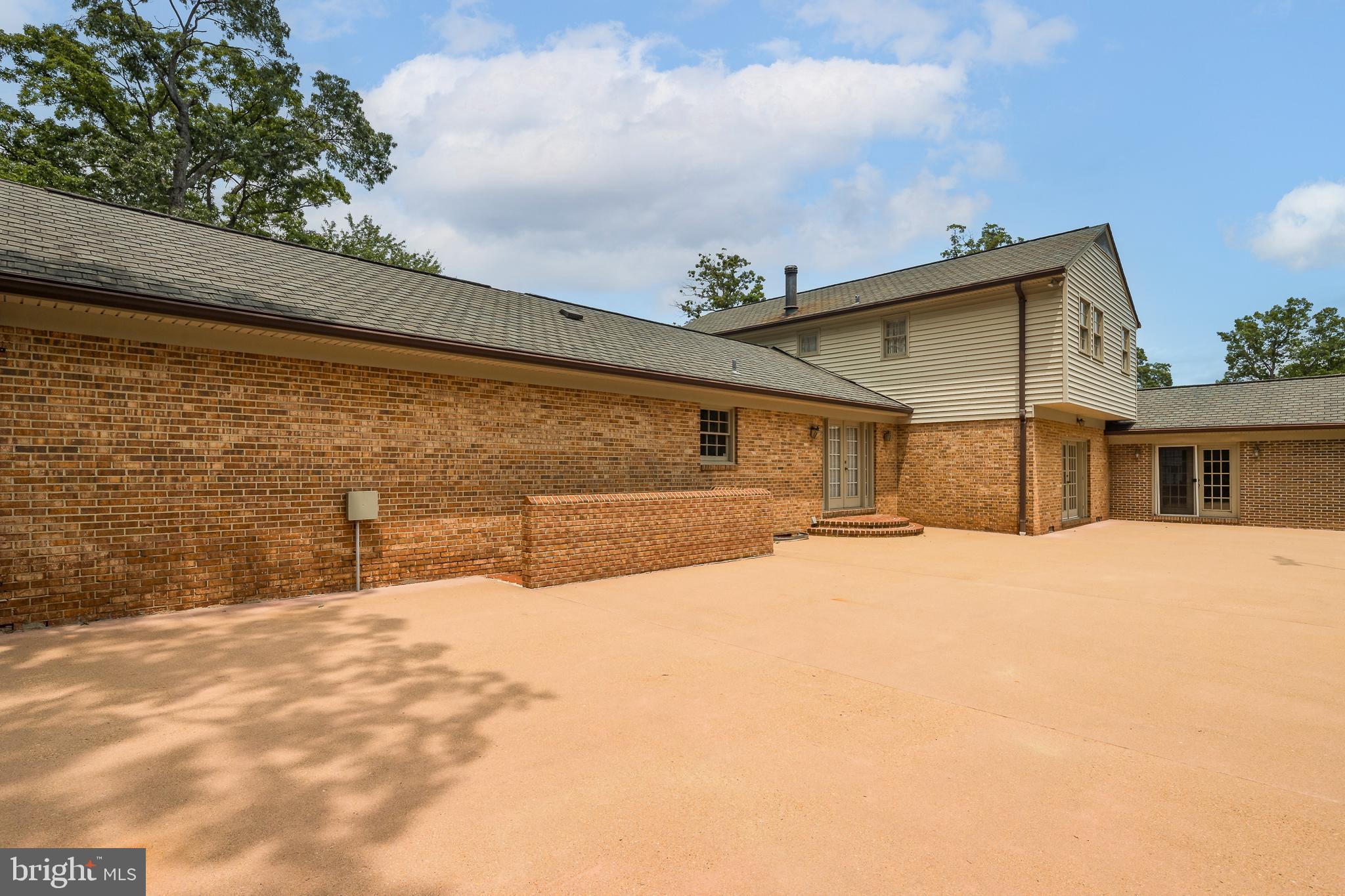 3809 RUSSELL ROAD