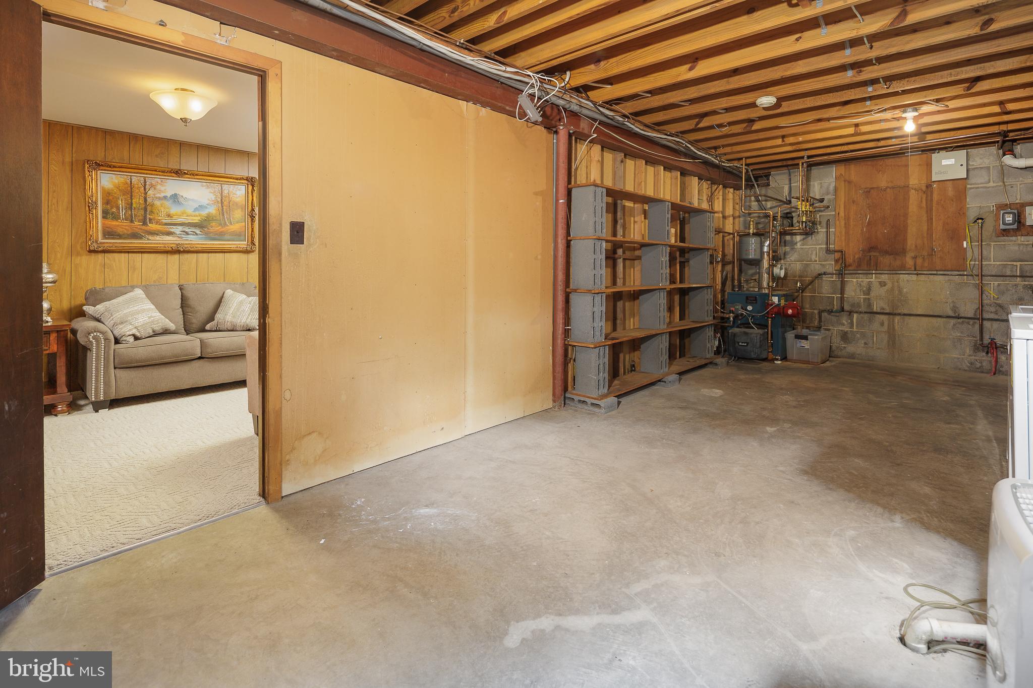 3809 RUSSELL ROAD