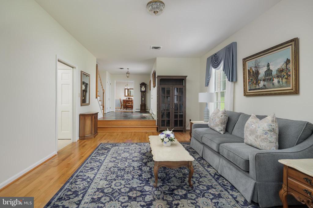 3809 RUSSELL ROAD