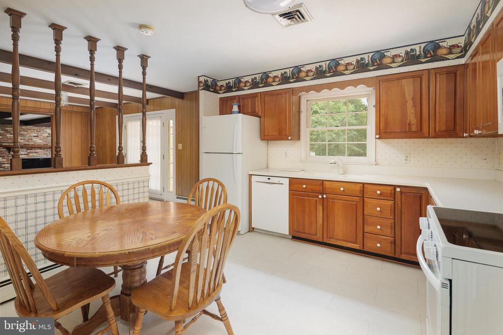 3809 RUSSELL ROAD