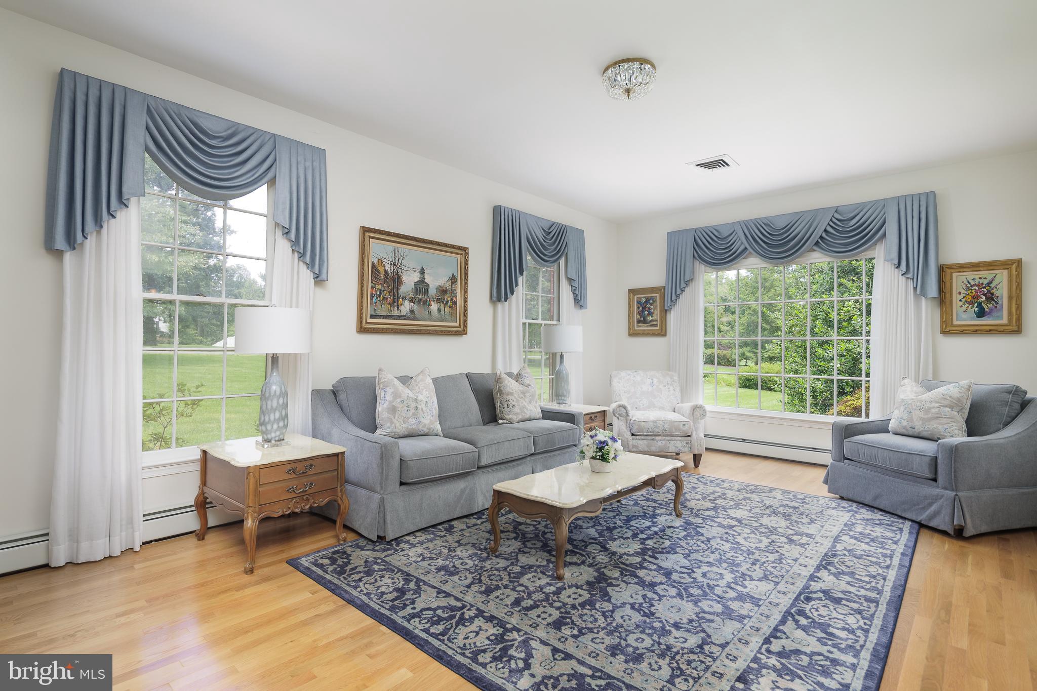 3809 RUSSELL ROAD