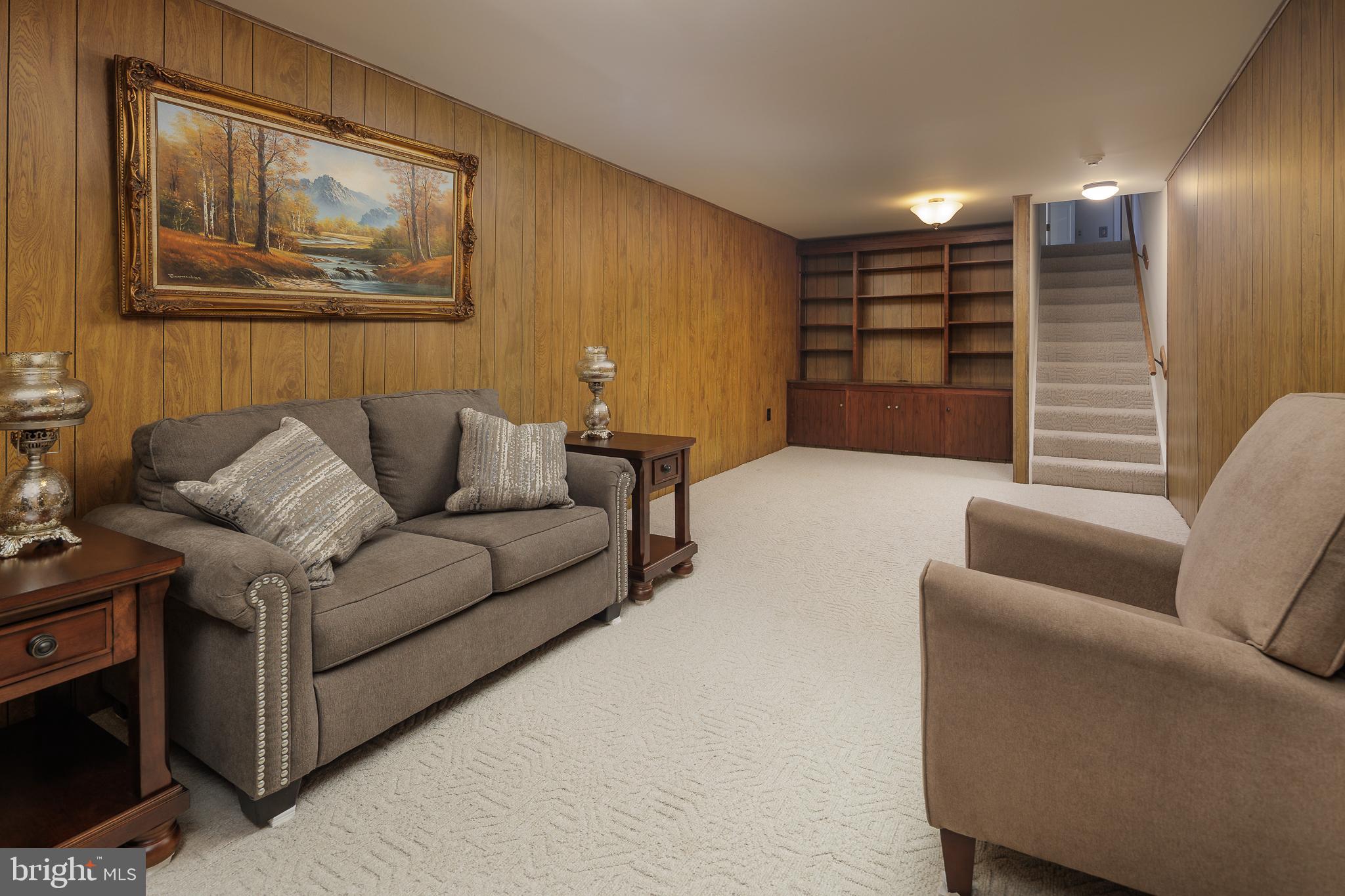 3809 RUSSELL ROAD