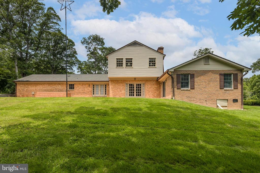 3809 RUSSELL ROAD
