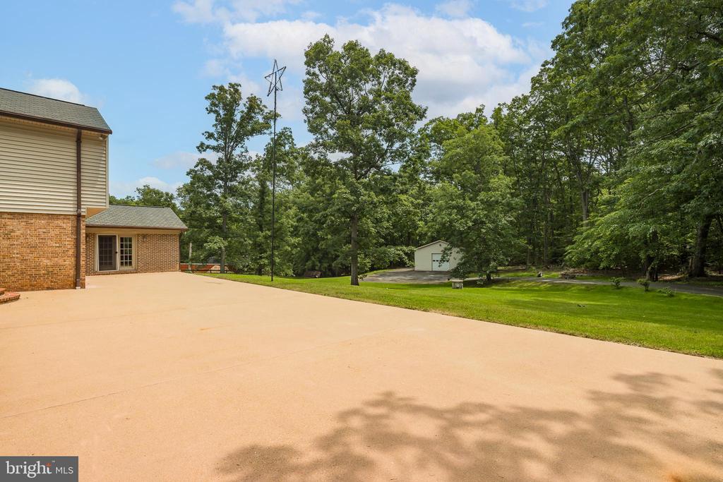 3809 RUSSELL ROAD