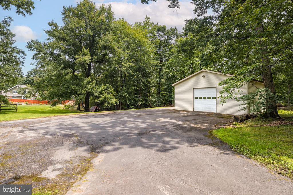 3809 RUSSELL ROAD