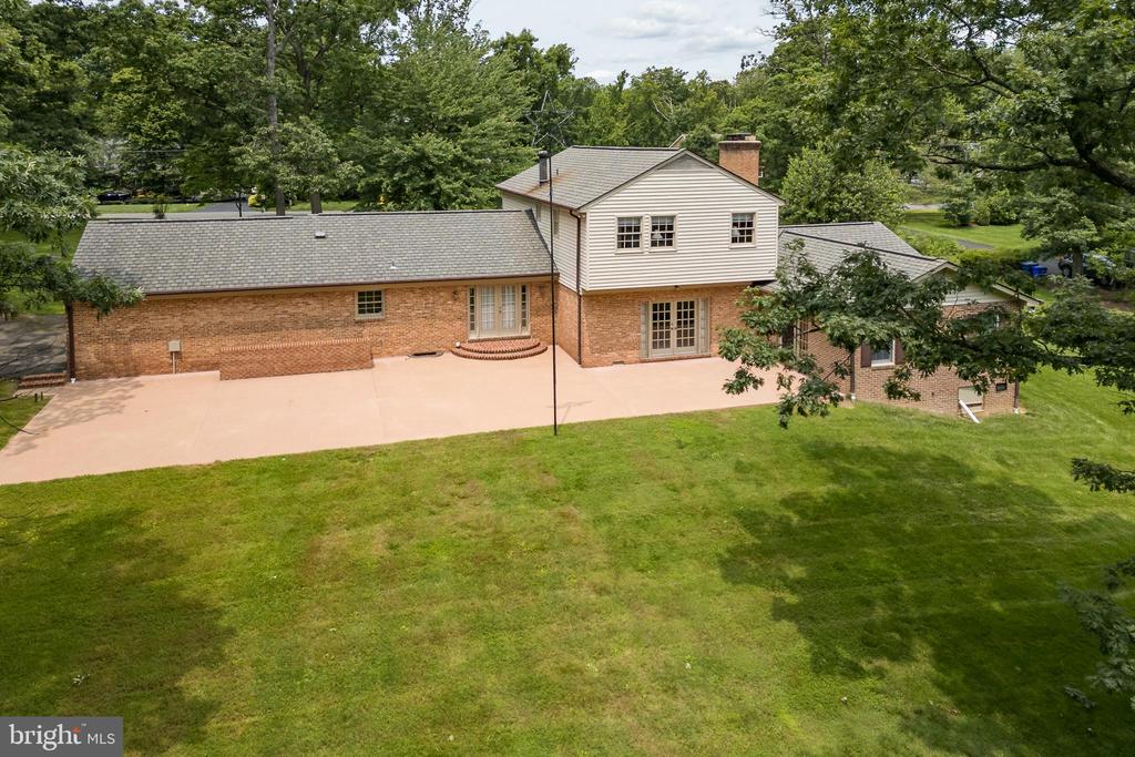 3809 RUSSELL ROAD