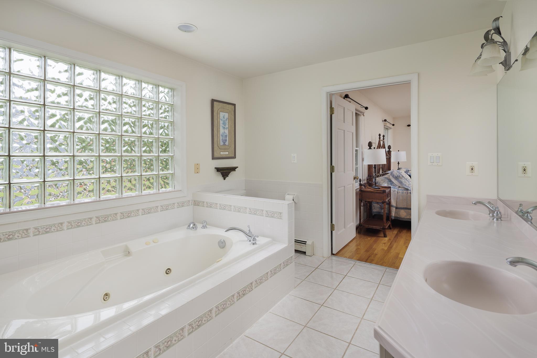 3809 RUSSELL ROAD