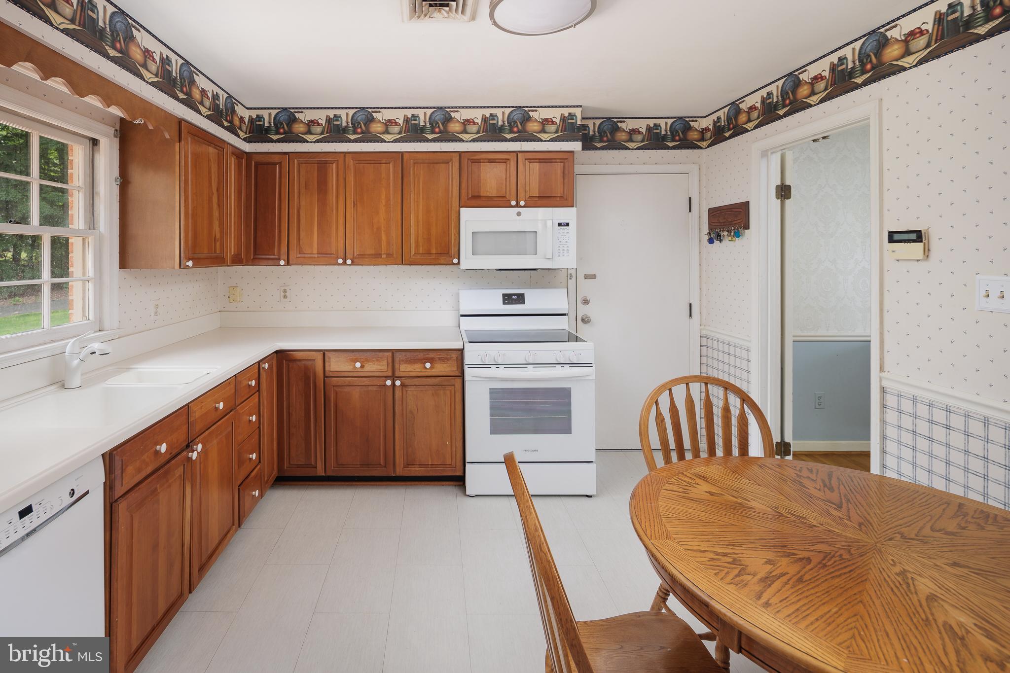 3809 RUSSELL ROAD