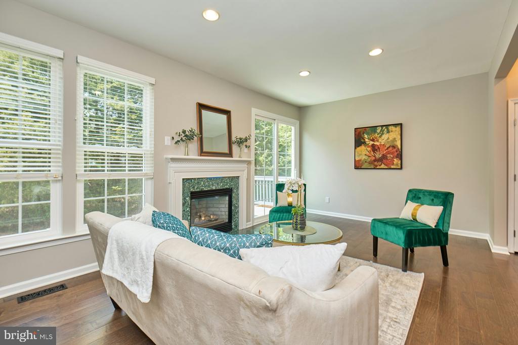 6986 MANAHOAC PLACE