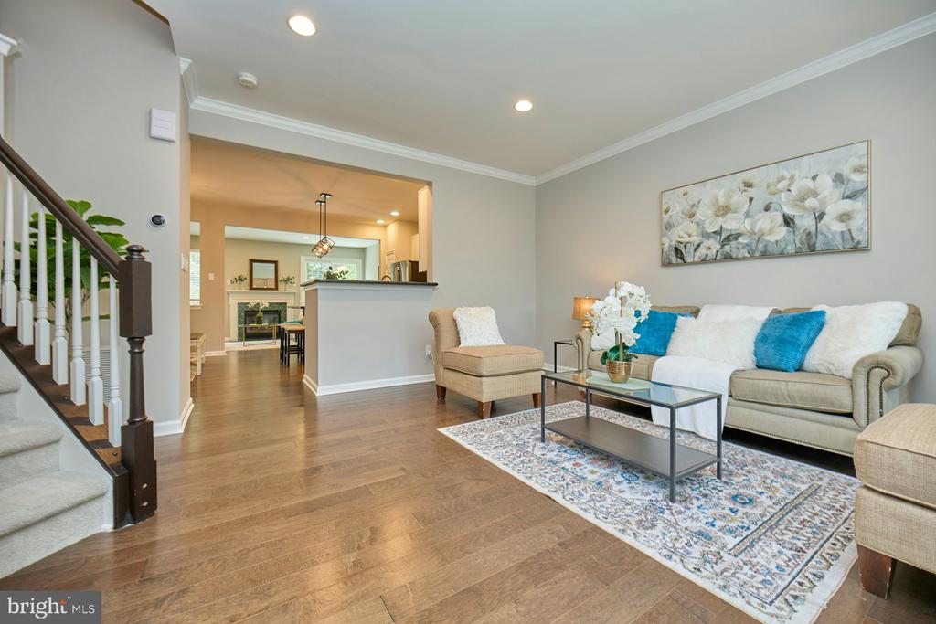 6986 MANAHOAC PLACE